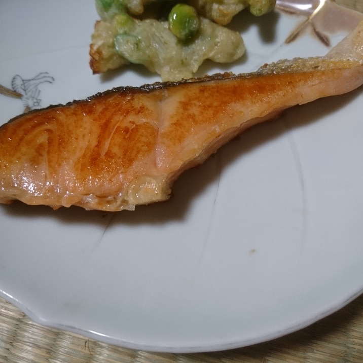 鮭 レシピ 銀 鮭のムニエルのレシピ～洋食店のように仕上げる焼き方のコツ 【シェフ直伝】